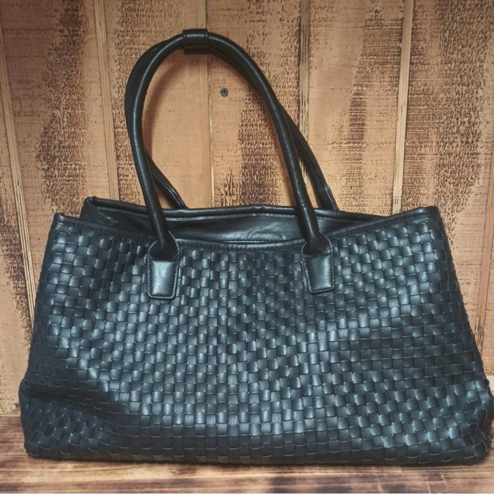 Lulu Dharma Black Woven Purse